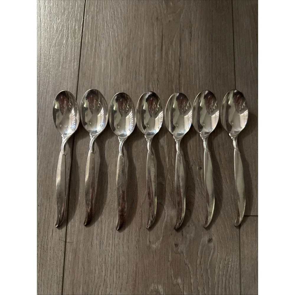 7 PCs 1847 Rogers Bros Teaspoons Flair‎ Pattern Silverplate Flatware